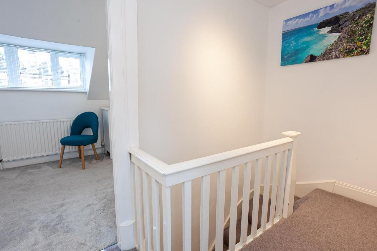 Cosy 2 Bed Apartment - Close To Leeds Centre ภายนอก รูปภาพ