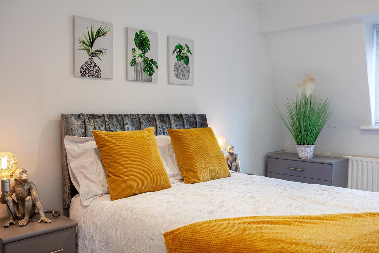 Cosy 2 Bed Apartment - Close To Leeds Centre ภายนอก รูปภาพ