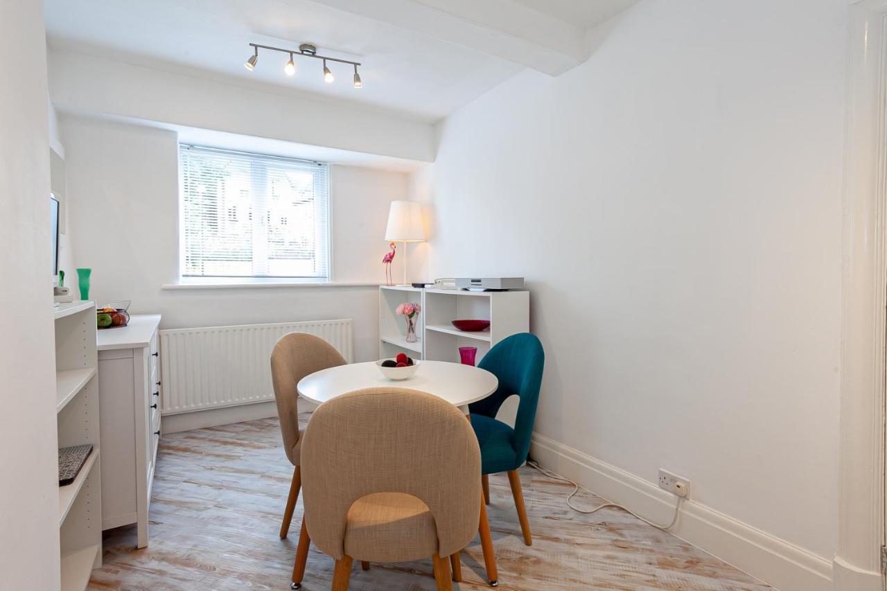 Cosy 2 Bed Apartment - Close To Leeds Centre ภายนอก รูปภาพ