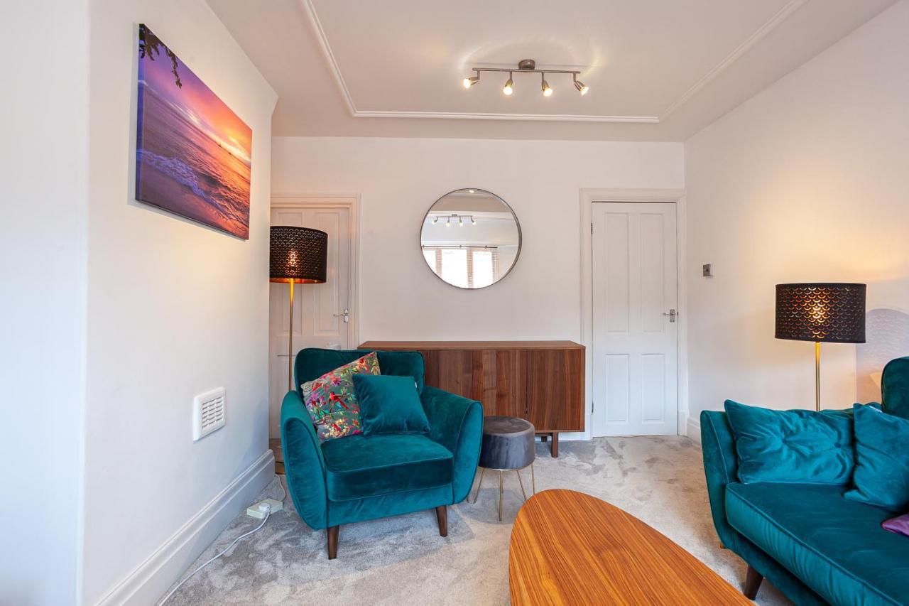 Cosy 2 Bed Apartment - Close To Leeds Centre ภายนอก รูปภาพ